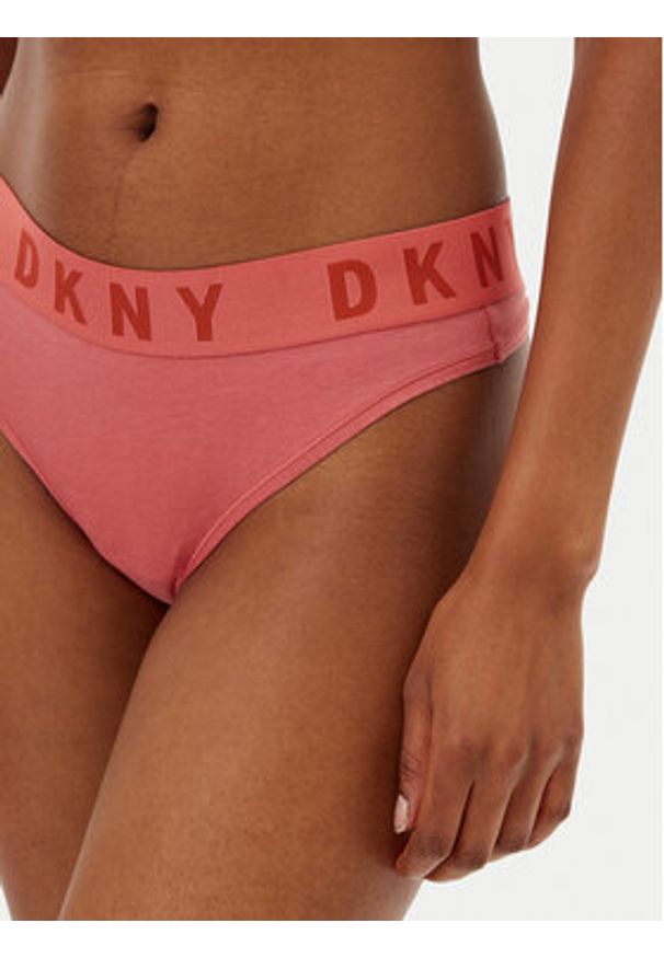 DKNY Stringi DK4529 Różowy. Kolor: różowy. Materiał: bawełna