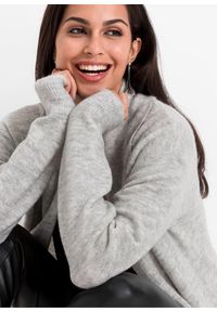 bonprix - Sweter bez zapięcia z szalowym kołnierzem. Kolor: szary. Długość: długie. Wzór: prążki #2