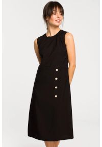 BeWear - Lniana sukienka trapezowa na lato bez rękawów czarna. Okazja: na co dzień, do pracy. Kolor: czarny. Materiał: len. Długość rękawa: bez rękawów. Sezon: lato. Typ sukienki: trapezowe. Styl: casual #2