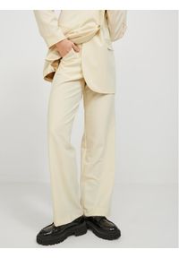 JJXX Spodnie materiałowe Mary 12200674 Écru Regular Fit. Kolor: beżowy. Materiał: syntetyk #1