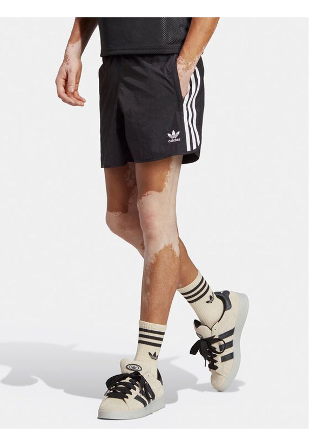 Adidas - adidas Szorty sportowe adicolor Classics HS2069 Czarny Regular Fit. Kolor: czarny. Materiał: syntetyk. Styl: sportowy