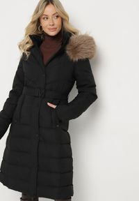 Born2be - Czarno-Brązowa Kurtka o Długim Fasonie z Paskiem i Odpinanym Futerkiem Delathra. Okazja: na co dzień, do pracy. Kolor: czarny. Materiał: futro. Długość: długie. Styl: klasyczny, casual, elegancki #3