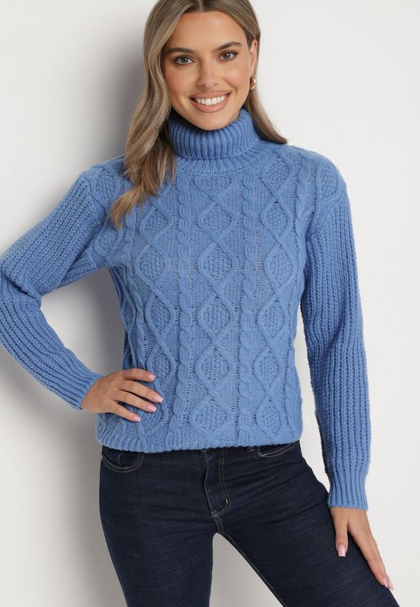 Born2be - Niebieski Golf z Wełną Tłoczeniem i Ściągaczem Miaraia. Okazja: do pracy, na co dzień, na spotkanie biznesowe. Typ kołnierza: golf. Kolor: niebieski. Materiał: wełna. Długość rękawa: długi rękaw. Długość: długie. Styl: casual, elegancki, biznesowy