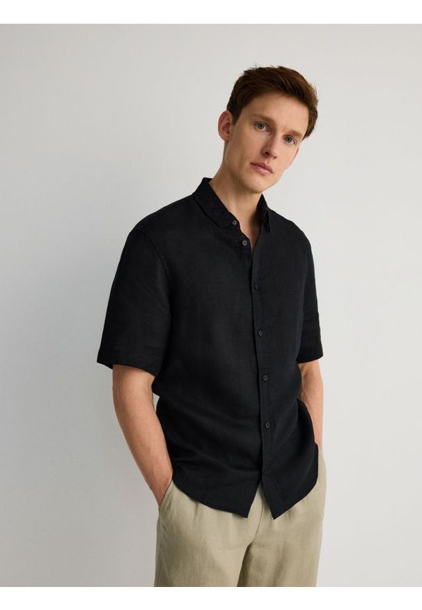 Reserved - Lniana koszula comfort fit - czarny. Kolor: czarny. Materiał: len