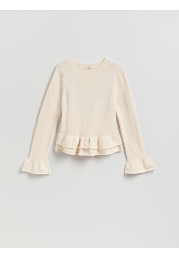 Reserved - Sweter z falbanami - kremowy. Kolor: kremowy. Materiał: bawełna