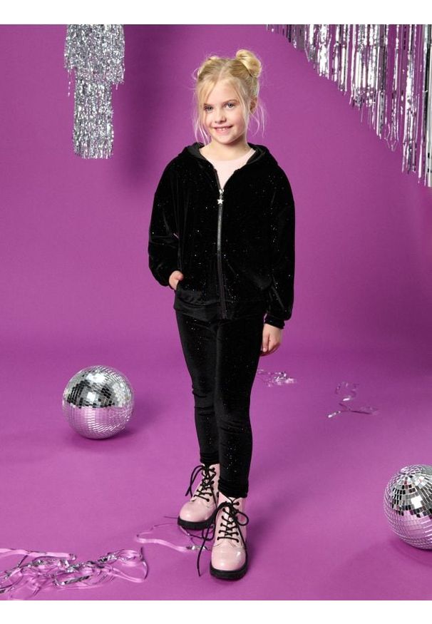 Sinsay - Bluza z kapturem - czarny. Typ kołnierza: kaptur. Kolor: czarny