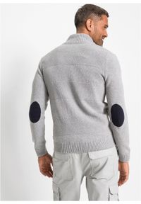 Sweter rozpinany z bawełny z recyklingu bonprix jasnoszary melanż. Typ kołnierza: kołnierzyk stójkowy. Kolor: szary. Materiał: bawełna, dzianina. Długość rękawa: długi rękaw. Długość: długie. Wzór: melanż #3