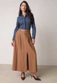 Born2be - Brązowa Wiskozowa Spódnica o Rozkloszowanym Kroju z Rozcięciem i Paskiem Jaelia. Okazja: na co dzień, na spotkanie biznesowe, do pracy. Kolor: brązowy. Materiał: wiskoza. Styl: casual, biznesowy, elegancki #6