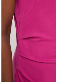 medicine - Medicine sukienka kolor różowy mini dopasowana. Kolor: różowy. Materiał: dzianina. Długość rękawa: krótki rękaw. Wzór: gładki. Typ sukienki: asymetryczne, dopasowane. Długość: mini #6