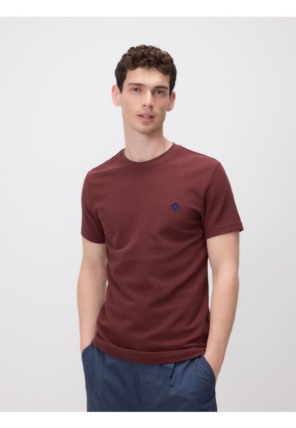 Reserved - Bawełniany t-shirt slim fit - bordowy. Kolor: czerwony. Materiał: bawełna