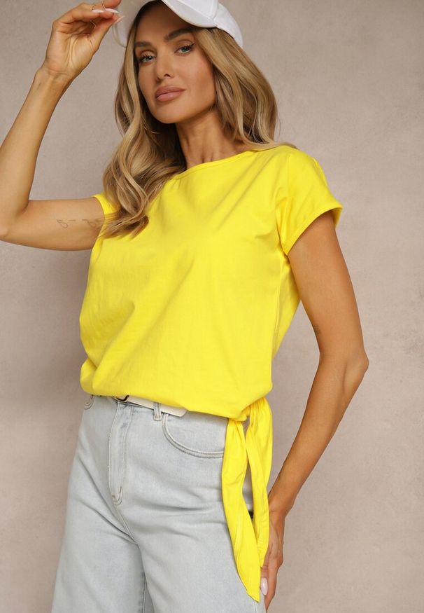 Renee - Żółty T-shirt z Bawełny z Ozdobnym Wiązaniem Termio. Okazja: na spotkanie biznesowe, do pracy. Kolor: żółty. Materiał: bawełna. Styl: biznesowy, klasyczny