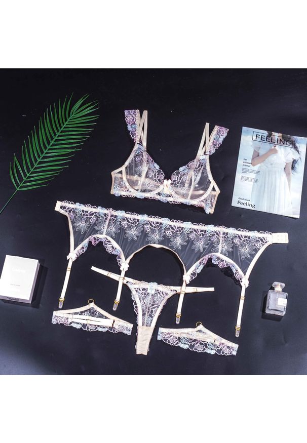 Intica - Koronkowy komplet bielizny z regulowanymi ramiączkami Alverta. Kolor: beżowy. Materiał: koronka