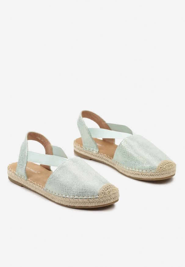 Renee - Jasnozielone Espadryle z Ekoskóry na Płaskiej Podeszwie Cecilas. Okazja: na co dzień. Kolor: zielony. Materiał: len. Sezon: lato. Obcas: na płaskiej podeszwie. Styl: casual, boho