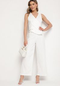 Born2be - Biały Kombinezon Taliowany Elegancki Asymetryczny z Dekoltem V Nevosse. Kolor: biały. Długość: długie. Styl: elegancki #1