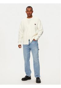 Tommy Jeans Kardigan DM0DM19441 Écru Boxy Fit. Materiał: syntetyk