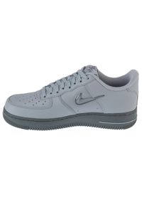 Buty do chodzenia męskie Nike Air Force 1 Jewel. Zapięcie: sznurówki. Kolor: szary. Materiał: guma, tkanina, skóra, materiał, syntetyk. Szerokość cholewki: normalna. Model: Nike Air Force. Sport: turystyka piesza