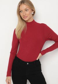 Born2be - Bordowa Bluzka Golf Typu Longsleeve Altera. Okazja: do pracy, na co dzień. Typ kołnierza: golf. Kolor: czerwony. Materiał: jeans. Długość rękawa: długi rękaw. Styl: casual, elegancki #6