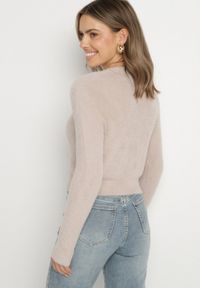Born2be - Beżowy Krótki Sweter Puchaty Dindra. Kolor: beżowy. Materiał: tkanina, dzianina. Długość: krótkie #4