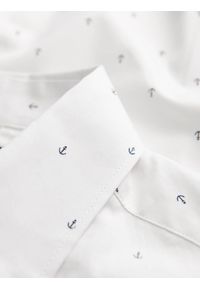 Ombre Clothing - Klasyczna męska bawełniana koszula SLIM FIT w kotwice - biała V3 - Rozmiar: S. Typ kołnierza: kołnierzyk klasyczny. Kolor: biały. Materiał: bawełna. Długość rękawa: długi rękaw. Długość: długie. Wzór: nadruk. Styl: klasyczny #9