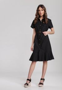 Renee - Czarna Sukienka Ginethia. Kolor: czarny. Materiał: materiał. Wzór: aplikacja. Typ sukienki: koszulowe. Długość: midi #1