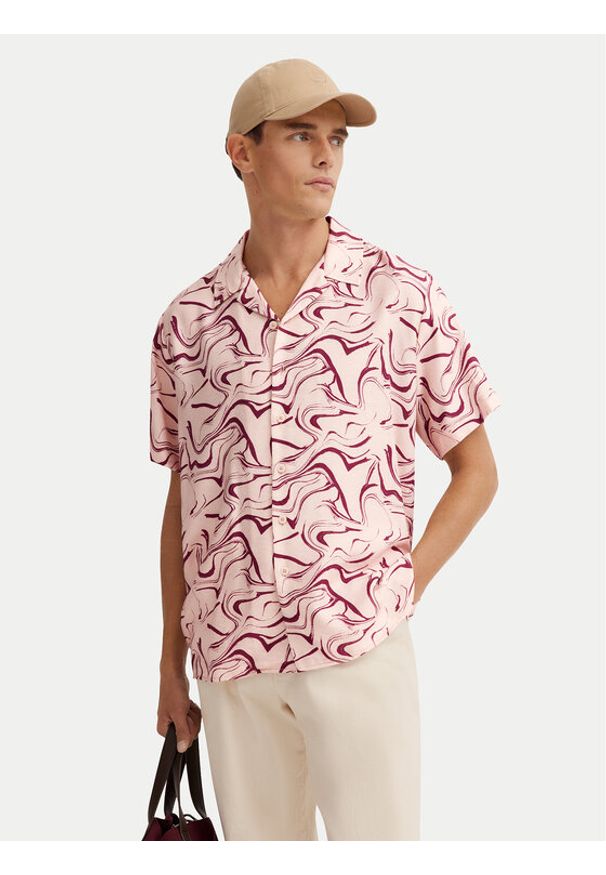 Bugatti Koszula 9253-78956C Czerwony Comfortable Fit. Kolor: czerwony. Materiał: wiskoza