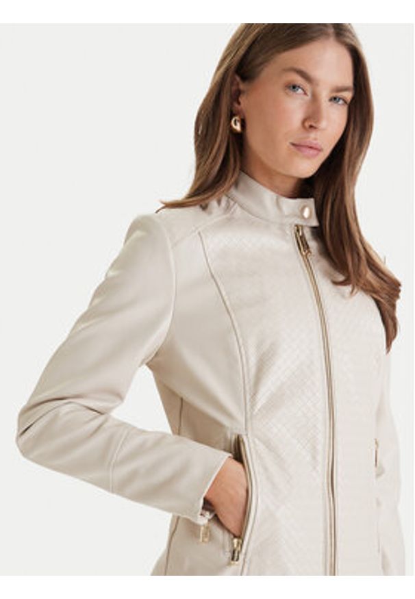 Guess Kurtka z imitacji skóry W6RL52 WL850 Écru Regular Fit. Kolor: kremowy. Materiał: skóra