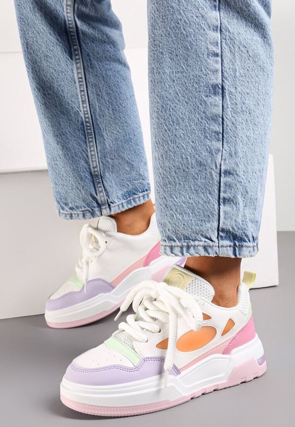 Born2be - Biało-Fioletowe Sneakersy na Grubej Podeszwie z Ozdobnym Sznurowaniem Aqulli. Kolor: biały. Materiał: jeans. Obcas: na platformie