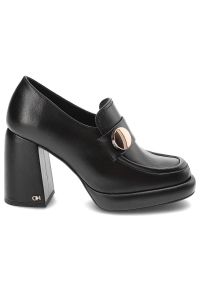 Czarne Półbuty CheBello Wygodne Skórzane Buty. Okazja: na randkę, na spotkanie biznesowe. Zapięcie: klamry. Kolor: czarny. Materiał: skóra. Obcas: na obcasie. Styl: klasyczny, elegancki, biznesowy. Wysokość obcasa: niski #7