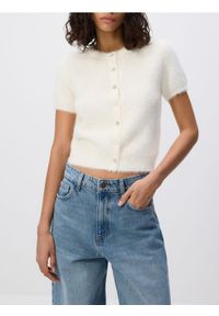 Reserved - Kardigan z krótkim rękawem - złamana biel. Materiał: dzianina. Długość rękawa: krótki rękaw. Długość: krótkie #1