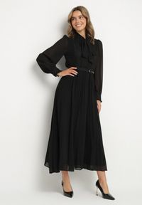 Born2be - Czarna Rozkloszowana Sukienka Maxi z Plisowanym Dołem i Paskiem Brofilla. Okazja: na co dzień. Kolor: czarny. Materiał: poliester, materiał, koronka. Wzór: aplikacja, koronka. Styl: casual, klasyczny. Długość: maxi #7