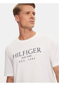 TOMMY HILFIGER - Tommy Hilfiger T-Shirt MW0MW36499 Biały Regular Fit. Kolor: biały. Materiał: bawełna