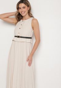 Born2be - Beżowa Sukienka Bez Rękawów z Plisami i Paskiem z Klamrą Iffale. Okazja: na spacer, na co dzień. Kolor: beżowy. Długość rękawa: bez rękawów. Styl: casual, klasyczny #5