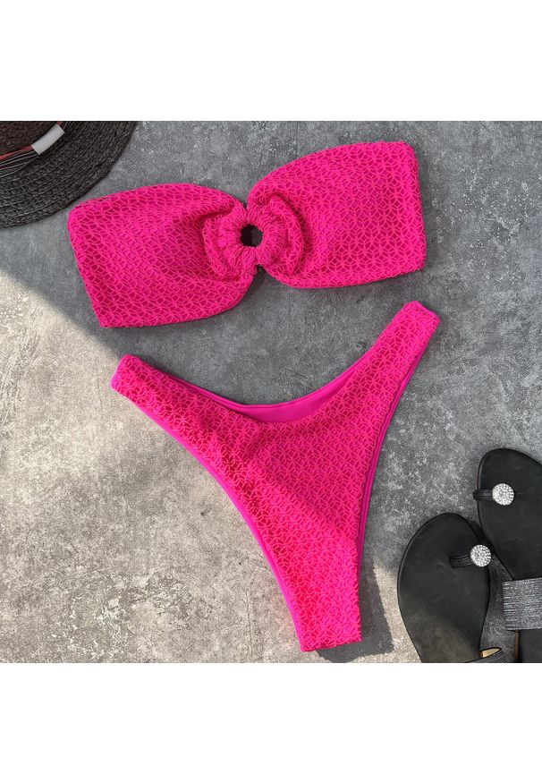 Intica - Strój kąpielowy bez ramiączek z dopasowanymi majtkami Khalani. Kolor: różowy. Materiał: materiał. Długość: długie