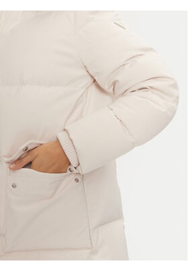 Guess Płaszcz zimowy Beliksa W4BL0B WGJR2 Beżowy Regular Fit. Kolor: beżowy. Materiał: syntetyk. Sezon: zima