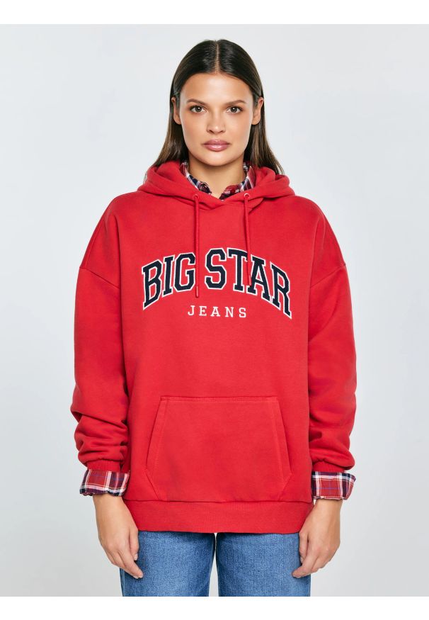 Big-Star - Bluza damska z kapturem z logo BIG STAR czerwona Rubialssa 603. Typ kołnierza: kaptur. Kolor: czerwony. Materiał: dzianina. Wzór: aplikacja