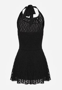 Renee - Czarna Koronkowa Sukienka o Rozkloszowanym Kroju z Wiązanym Dekoltem Halter Bervine. Okazja: na randkę, na imprezę. Typ kołnierza: dekolt halter. Kolor: czarny. Materiał: koronka #8