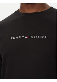 TOMMY HILFIGER - Tommy Hilfiger Bluza UM0UM03346 Czarny Regular Fit. Kolor: czarny. Materiał: syntetyk