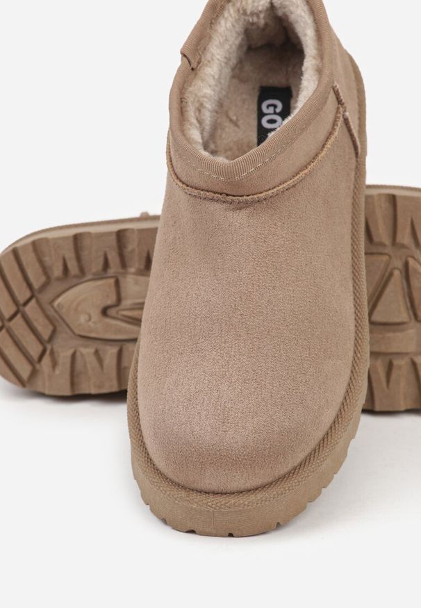Born2be - Ciemnobeżowe Wsuwane Śniegowce z Niską Cholewką Alodla. Okazja: na spacer, na co dzień. Wysokość cholewki: przed kostkę. Zapięcie: bez zapięcia. Kolor: beżowy. Materiał: wełna, jeans, puch. Szerokość cholewki: normalna. Styl: casual