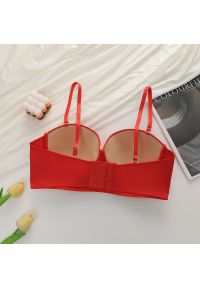 Intica - Biustonosz push-up z regulowanymi ramiączkami dla podkreślenia kształtów Kanja. Kolor: czerwony. Rodzaj stanika: push-up #5
