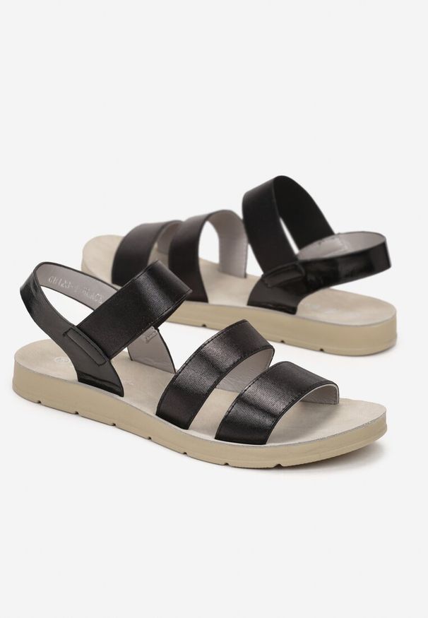 Born2be - Czarne Sandały z Szerokimi Paskami Allyn. Okazja: na co dzień. Zapięcie: pasek. Kolor: czarny. Styl: casual