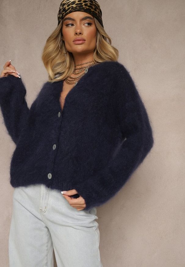 Renee - Granatowy Kardigan z Moheru w Eleganckim Stylu Koriano. Kolor: niebieski. Materiał: moher. Długość rękawa: długi rękaw. Długość: długie. Styl: elegancki