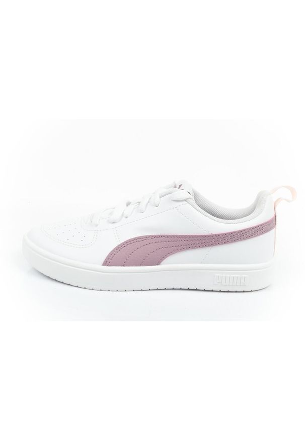 Buty sportowe damskie Puma Rickie. Okazja: na co dzień. Kolor: biały, wielokolorowy, fioletowy. Materiał: skóra ekologiczna. Szerokość cholewki: normalna