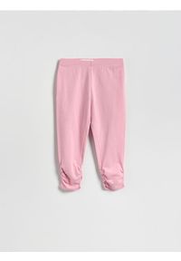 Reserved - Krótkie legginsy z marszczeniem - różowy. Kolor: różowy. Materiał: bawełna. Długość: krótkie