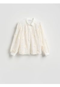 Reserved - Koszula z haftowanym zdobieniem - kremowy. Kolor: kremowy. Materiał: tkanina, bawełna. Wzór: aplikacja, haft #1