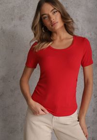 Renee - Czerwony T-shirt w Prążki z Marszczeniami po Bokach Nedala. Okazja: na co dzień. Kolor: czerwony. Wzór: prążki. Styl: casual, elegancki #1