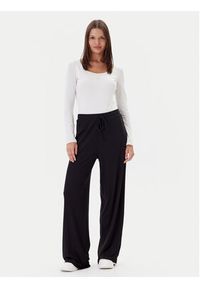 Guess Spodnie materiałowe O5GB00 KCQ72 Czarny Relaxed Fit. Kolor: czarny. Materiał: materiał