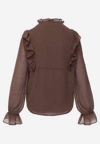 Renee - Brązowa Bluzka w Stylu Coquette z Falbankami i Wiązaniem przy Szyi Seathrina. Typ kołnierza: kołnierz z falbankami. Kolor: brązowy. Materiał: poliester, jeans #3