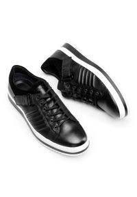 Wittchen - Męskie sneakersy skórzane na grubej podeszwie czarno-białe. Okazja: na co dzień. Zapięcie: rzepy. Kolor: biały, wielokolorowy, czarny. Materiał: skóra. Szerokość cholewki: normalna. Wzór: gładki. Sport: wspinaczka #7