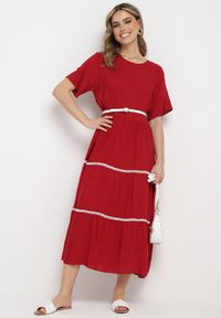 Born2be - Czerwona Bawełniana Sukienka z Krótkim Rękawem Camola. Kolekcja: plus size. Kolor: czerwony. Materiał: bawełna. Długość rękawa: krótki rękaw. Wzór: jednolity, aplikacja. Typ sukienki: dla puszystych. Styl: elegancki #2