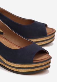 Renee - Granatowe Sandały Phoishis. Nosek buta: okrągły. Zapięcie: klamry. Kolor: niebieski. Obcas: na koturnie #2